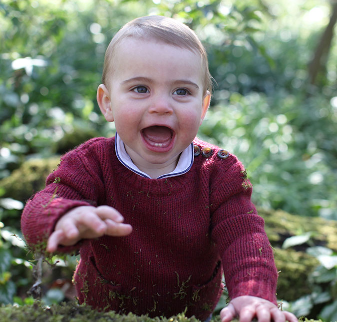 Detalhe em novas fotos de príncipe Louis, filho de Kate Middleton e príncipe William, chama a atenção na <I>internet</I>