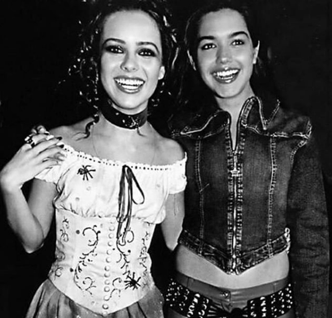 Thais Fersoza compartilha foto antiga ao lado de Sandy