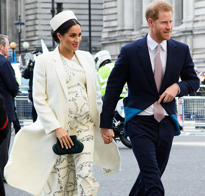 Após família real postar foto de bebê, fãs suspeitam que filho de Meghan Markle e príncipe Harry já nasceu