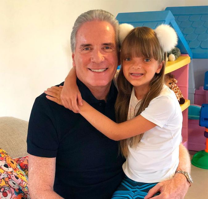 No aniversário de nove anos de idade de Rafinha, Justus postou uma declaração super fofa para a pequena! Ele escreveu: Hoje é dia dela! Nove aninhos! Chegou em 21/07/09 para iluminar e alegrar a nossa vida! Meiga, doce, mega inteligente e cheia de energia! Rafinha, você é junto com seus irmãos a minha alegria. Que você continue brilhando e encantando todos nós! Te amo! Que lindo!