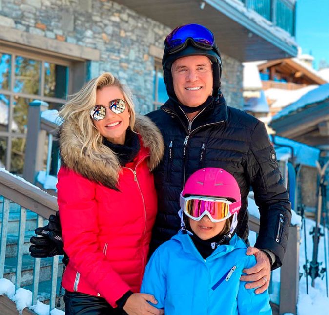 Ainda nessa viagem para a França, Justus, Ana Paula e Rafinha curtiram dias nos alpes e aproveitaram para praticar esportes na neve, acompanhados, também, do outro filho do apresentador, Ricardo, e mais parentes.