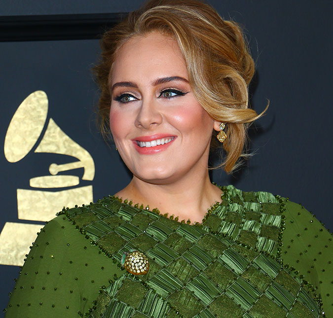 Adele posta <I>meme</I> engraçado sobre como lidar com separação, confira!