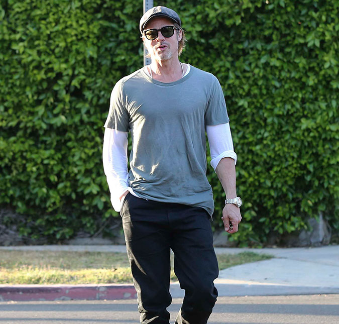 Brad Pitt sorri e desconversa ao ser questionado se voltará com Jennifer Aniston