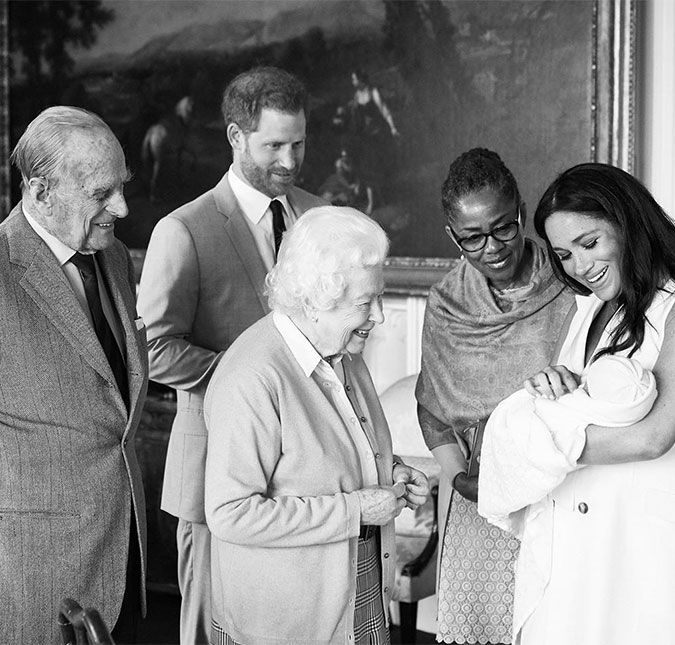 Meghan Markle e príncipe Harry anunciam o nome do bebê - e ainda mostram o encontro de Rainha Elizabeth II com o novo bisneto!
