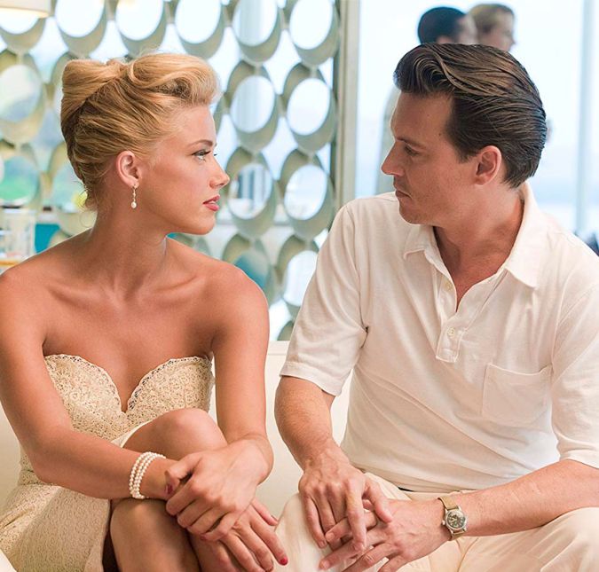 As controversas continuaram até que, em agosto de 2016, os dois chegaram a um acordo nos tribunais e Amber faturou 22 milhões de reais com o divórcio. Entretanto, a atriz doou todo o dinheiro para instituições de caridade que tinham como foco combater a violência contra a mulher. As controversas continuaram até que, em agosto de 2016, os dois chegaram a um acordo nos tribunais e Amber faturou 22 milhões de reais com o divórcio. Entretanto, a atriz doou todo o dinheiro para instituições de caridade que tinham como foco combater a violência contra a mulher.