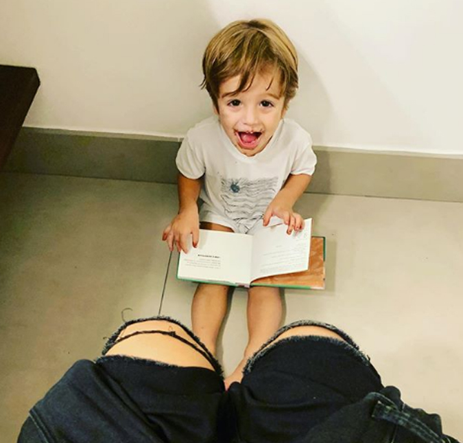 Rafa Brites tem momento de intimidade interrompido pelo filho