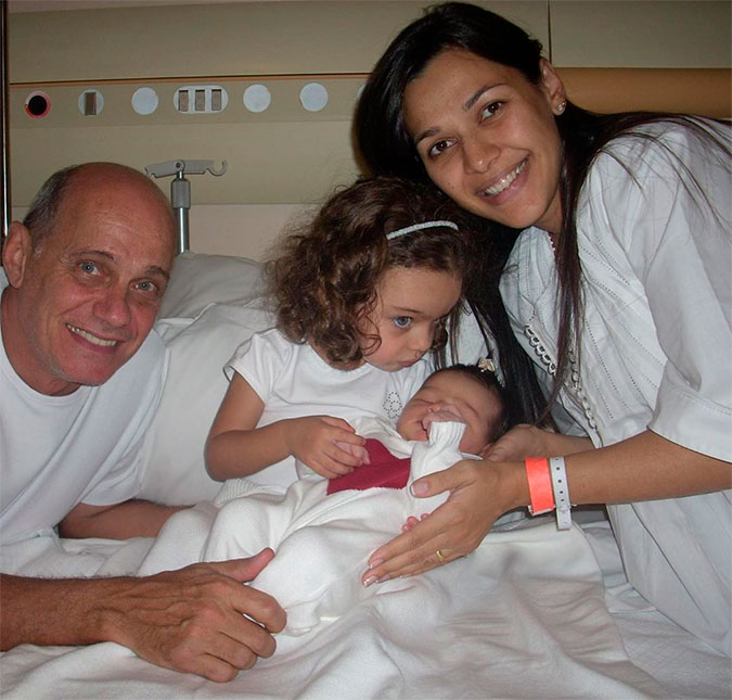 Viúva de Ricardo Boechat faz novo desabafo no Dia das Mães: <I>Pelas minhas filhas enfrento tamanha dor e sigo de pé</I>
