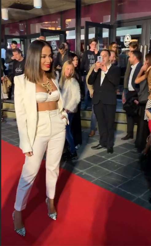 anitta de salto alto