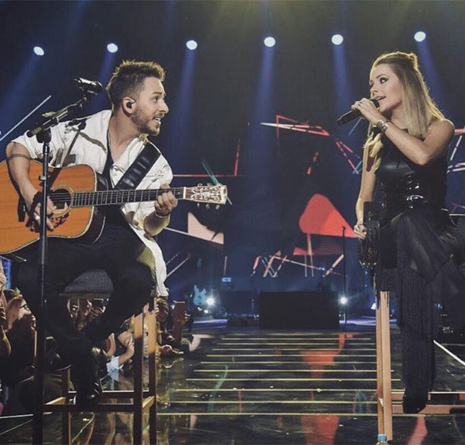 Sandy e Junior fazem show no <i>Altas Horas</i> e enlouquecem platéia de famosos; confira os vídeos!