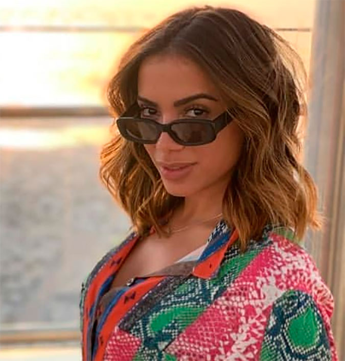 Em Dubai, Anitta é reconhecida em restaurante e comemora: - <I>Me achando muito internacional</I>