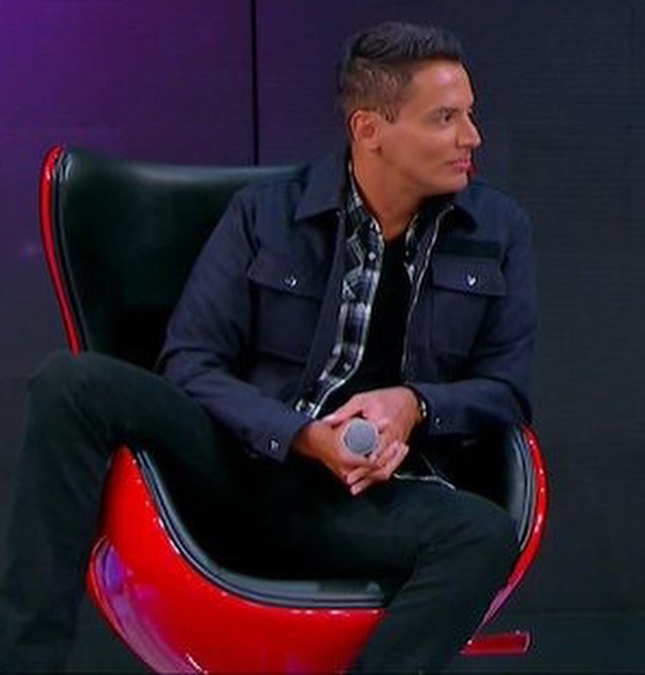 Após discussão ao vivo em programa do <i>SBT</i>, Leo Dias se afasta do <i>Fofocalizando</i> e desabafa: - <i>Ambiente nocivo de trabalho</i>
