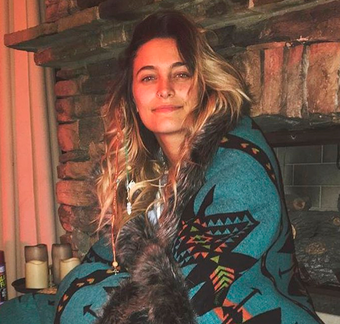 Paris Jackson posta reação que teve após usar maconha e seguidor ataca: <i>Seu pai deve estar com vergonha de você</i>