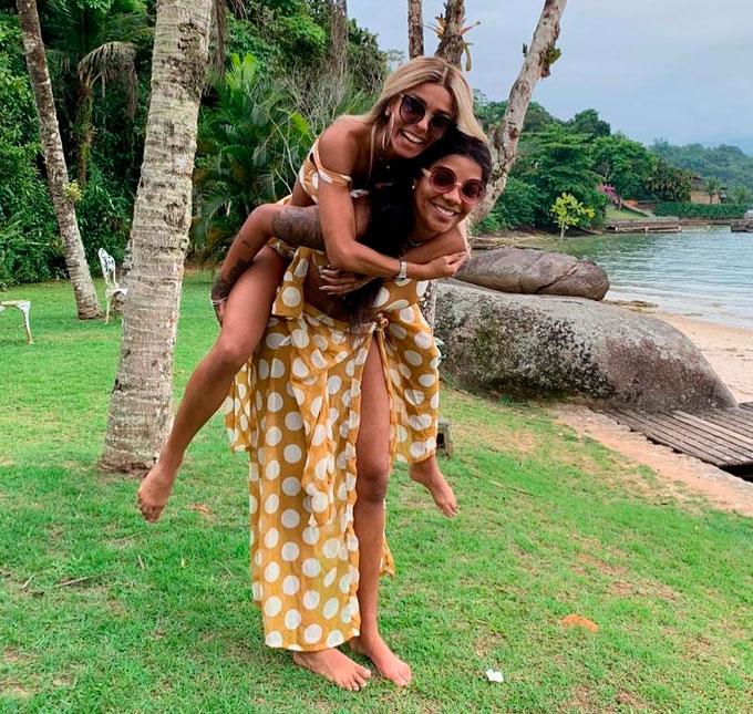 Ludmilla dá detalhes sobre seu namoro com dançarina e revela: <i>- Não sabia que ia causar tanto</i>