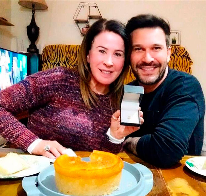 Será? Zilu Camargo comemora aniversário com namorado e levanta suspeitas de noivado!