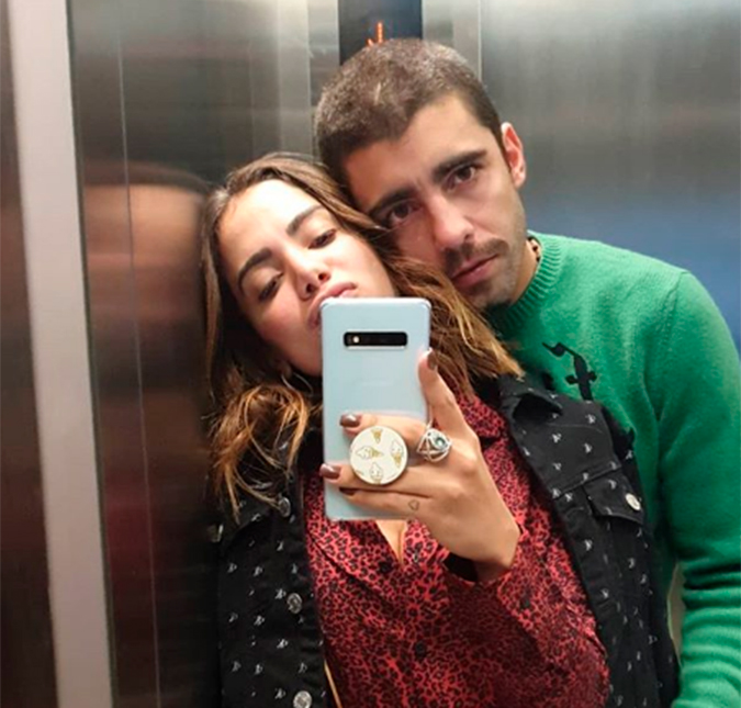No México, Pedro Scooby prepara surpresa para Anitta e cantora desmente rumores de gravidez: <i>Me erra</i>