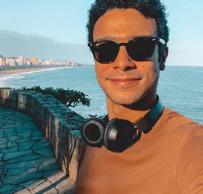 Sérgio Malheiros passa perrengue andando nas ruas do Rio de Janeiro
