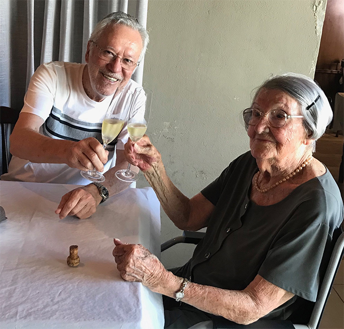 Mãe do jornalista Alexandre Garcia morre aos 100 anos de idade: <i>Missão muito bem cumprida</i>