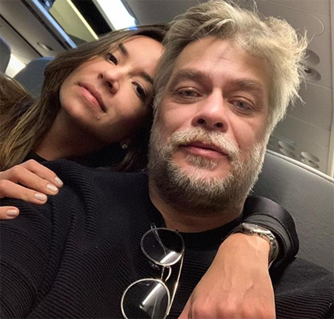 Após receber apoio da namorada e do filho por imagens íntimas vazadas na <i>web</i>, Fábio Assunção de pronuncia: <i>Esse vídeo é criminoso</i>