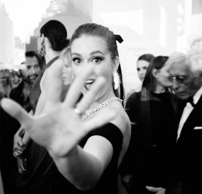 Marina também não gostou nadinha de ler de um seguidor que não era descontraída! A atriz, que esbanjou elegância ao cruzar o red carpet do Festival de Cannes com vestido e joias para lá de deslumbrantes, em 2019, precisou se defender de um seguidor, que na tentativa de elogiá-la na ocasião, acabou desagradando pelo comentário infeliz feito em uma publicação em que ela aparece dirigindo pela cidade francesa. Marina mudando o estilo? Sempre foi muito pausada, nada descontraída, preocupada com o efeito que iria causar nos outros....Legar ver essa mudança, ficando mais moderna, mais terrena, menos artificial, escreveu o internauta, que ficou surpreso por ela aparecer dançando e se divertindo enquanto dirigia. Ao ver o comentário, Marina rebateu a crítica: Não existe mudança de estilo. As pessoas é que acham que somos só o que postamos ou mostramos. A vida real é muito maior e mais interessante do que as redes sociais. O meu jeito sempre foi o mesmo, talvez você apenas não tenha conseguido me enxergar, além de seus próprios pré-conceitos. Marina também não gostou nadinha de ler de um seguidor que não era descontraída! A atriz, que esbanjou elegância ao cruzar o red carpet do Festival de Cannes com vestido e joias para lá de deslumbrantes, em 2019, precisou se defender de um seguidor, que na tentativa de elogiá-la na ocasião, acabou desagradando pelo comentário infeliz feito em uma publicação em que ela aparece dirigindo pela cidade francesa. Marina mudando o estilo? Sempre foi muito pausada, nada descontraída, preocupada com o efeito que iria causar nos outros....Legar ver essa mudança, ficando mais moderna, mais terrena, menos artificial, escreveu o internauta, que ficou surpreso por ela aparecer dançando e se divertindo enquanto dirigia. Ao ver o comentário, Marina rebateu a crítica: Não existe mudança de estilo. As pessoas é que acham que somos só o que postamos ou mostramos. A vida real é muito maior e mais interessante do que as redes sociais. O meu jeito sempre foi o mesmo, talvez você apenas não tenha conseguido me enxergar, além de seus próprios pré-conceitos.