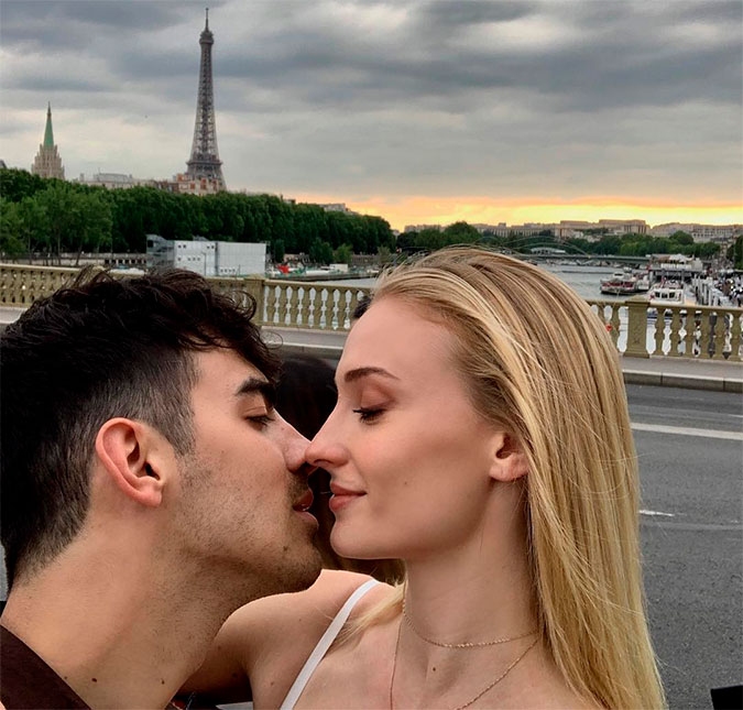 Joe Jonas e Sophie Turner se casam pela segunda vez em Paris, na França