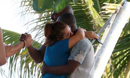 Fernanda Souza e Thiaguinho são clicados aos beijos durante encontro com <i>parças</i>, veja as fotos!