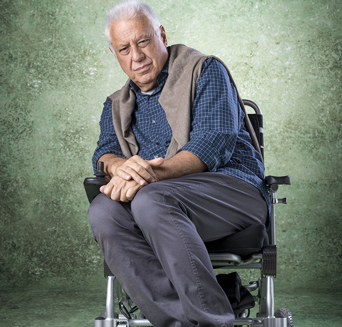 No ar em <i>Por Amor</i> como Atílio, Antônio Fagundes brinca sobre personagem: - <i>Tão perfeito que chega a ser até meio chato</i>