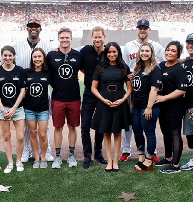 Meghan Markle usa sapatilha de mais de três mil reais em evento