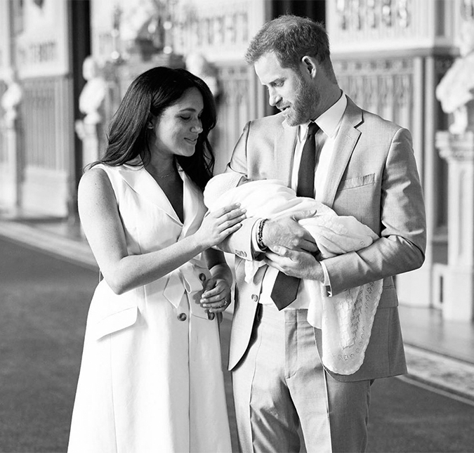 Filho de Meghan Markle e príncipe Harry usará para o batizado a mesma roupinha que seus primos usaram, saiba os detalhes!