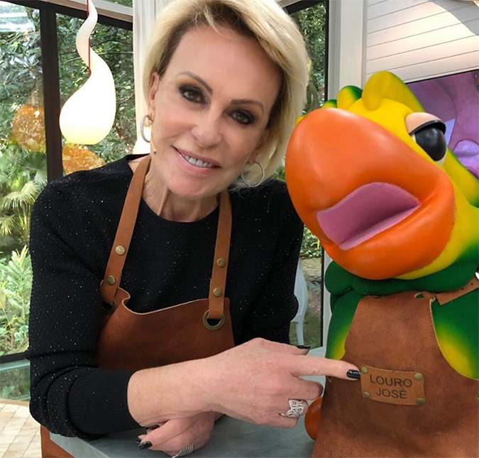Ana Maria Braga confunde João Gilberto com Gilberto Gil e erra o nome do técnico da seleção brasileira
