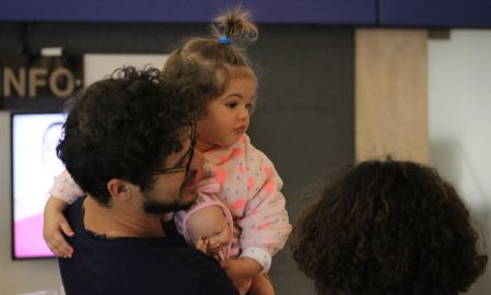 José Loreto leva a filha em loja de brinquedos e a pequena fica bem feliz, confira as fotos!