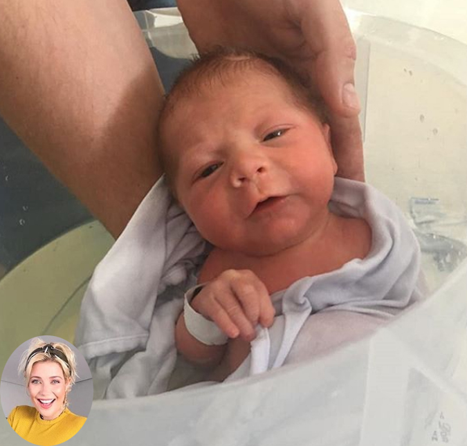 Luiza Possi compartilha foto do filho recém-nascido tomando banho de banheira