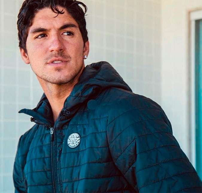Gabriel Medina se machuca enquanto surfa e mostra ferimento nas redes sociais, confira