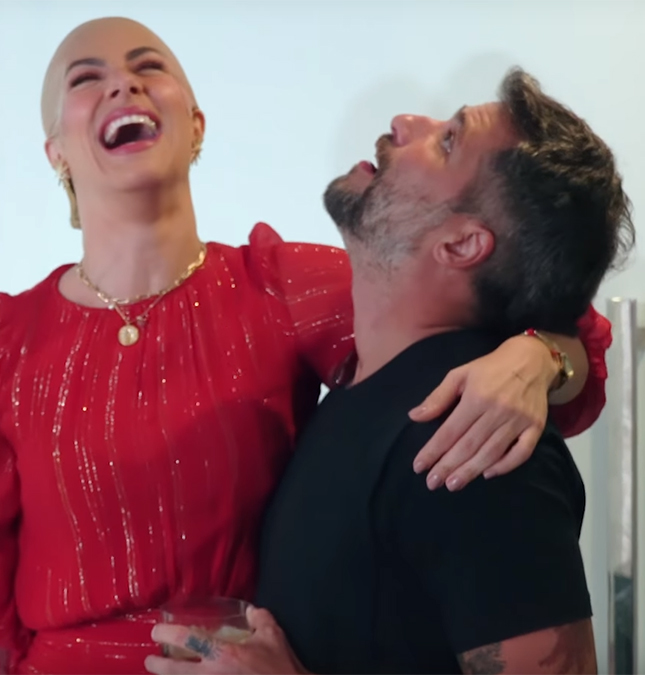 Giovanna Ewbank finge que raspou a cabeça e surpreende Bruno Gagliasso: <i>- O que é isso?!</i>