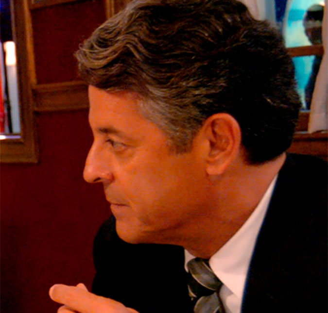 Pai biológico de Marcos Paulo nega que vá entrar na briga pela herança: <I>Não me interessa</i>