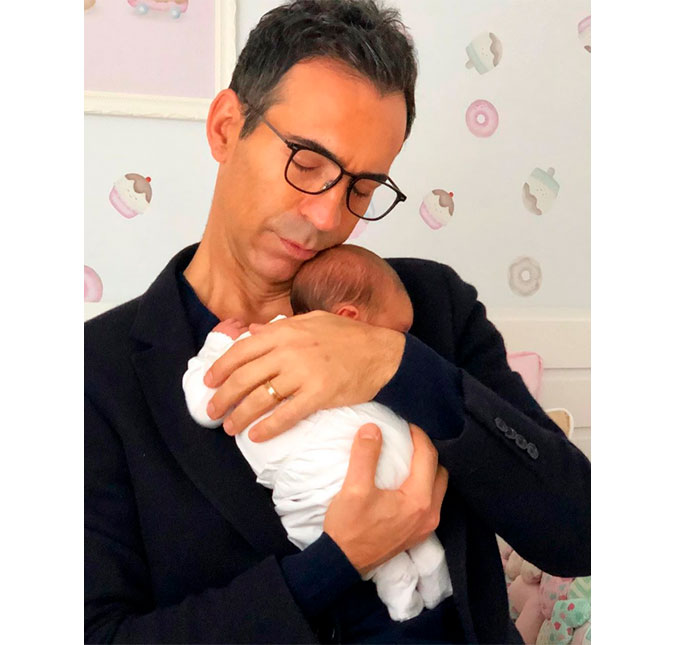 César Tralli aparece com a filha, Manuella: <i>Amor, sublime amor</i>