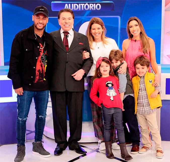 Patrícia Abravanel leva família ao <I>SBT</i> para tietar Neymar: <I>Fãs</i>