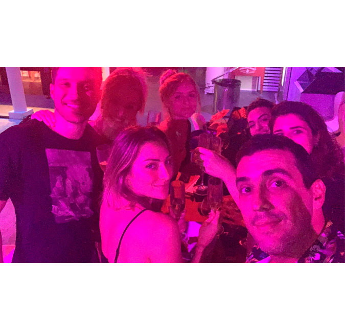André Marques publica primeira foto ao lado da suposta namorada, confira!