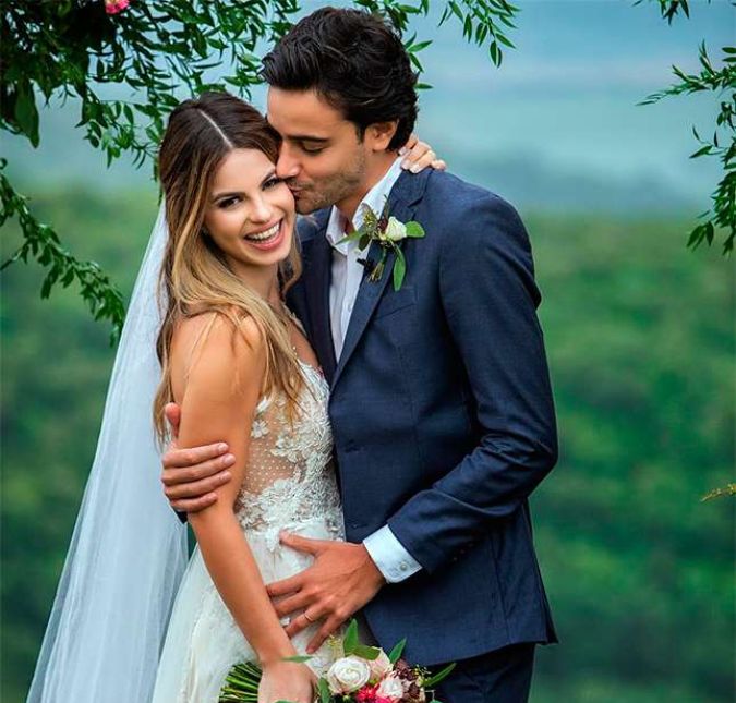 Sthefany Brito e Igor Raschkovsky juntaram as escovas de dentes em 2018! Ela já morava com o amado quando resolveram oficializar a união em Montalcino, na Itália, somente os dois. Depois de um tempo, o casal anunciou a separação. Mas uma reviravolta aconteceu: pouco tempo após reatarem, Sthefany descobriu que estava grávida! Agora os pombinhos estão mais felizes do que nunca.