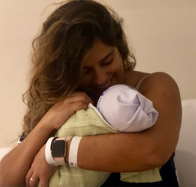 Marido de Camilla Camargo posta fotos do parto e faz homenagem: <i>Agora é que são elas</i>