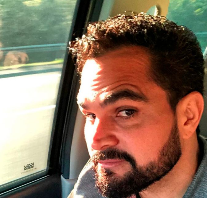 Depois disso, um novo capítulo dessa história foi divulgada no Instagram do rapaz, onde Wesley expôs uma conversa que teve com o pai. No texto, ele desabafa que pediu para que o cantor não fosse ao programa, mas que recebeu risadas como resposta: Estou postando isso apenas porque o cantor Luciano Camargo, um dia antes de ir ao programa Fofocalizando, juntamente com Leo Dias, deu ênfase a uma falsa denúncia ao meu respeito, mesmo sendo uma mentira. Vocês podem ver que eu implorei para que não desse ênfase à falsa denúncia um dia após ir ao ar. E sabem o que ele fez? Isso mesmo, fez foi rir. Achando maravilhoso que o programa fizesse tamanha calúnia ao meu respeito apenas esperando o pior acontecer ao seu filho! Wesley ainda alegou que Luciano negou dar ajuda financeira para a neta, Maria Luiza: Recentemente eu procurei meu pai para não punir a minha filha, neta dele que não tem nada a ver, por conta de não conseguir o que ele tanto almejava. Mais uma vez não me deu ouvidos, e resolveu tirar tudo de benefício da criança, sendo pagava apenas a moradia aonde eu não convivo e ela convive com a mãe. (...) Eu deixo claro que não estou expondo nada de intimidade de ninguém! Apenas caindo as máscaras de um ser que passou dos limites! Vale lembrar que a mãe de Wesley, Cleo Loyola, saiu em defesa do filho e publicou fotos íntimas antigas de Luciano. Depois disso, um novo capítulo dessa história foi divulgada no Instagram do rapaz, onde Wesley expôs uma conversa que teve com o pai. No texto, ele desabafa que pediu para que o cantor não fosse ao programa, mas que recebeu risadas como resposta: Estou postando isso apenas porque o cantor Luciano Camargo, um dia antes de ir ao programa Fofocalizando, juntamente com Leo Dias, deu ênfase a uma falsa denúncia ao meu respeito, mesmo sendo uma mentira. Vocês podem ver que eu implorei para que não desse ênfase à falsa denúncia um dia após ir ao ar. E sabem o que ele fez? Isso mesmo, fez foi rir. Achando maravilhoso que o programa fizesse tamanha calúnia ao meu respeito apenas esperando o pior acontecer ao seu filho! Wesley ainda alegou que Luciano negou dar ajuda financeira para a neta, Maria Luiza: Recentemente eu procurei meu pai para não punir a minha filha, neta dele que não tem nada a ver, por conta de não conseguir o que ele tanto almejava. Mais uma vez não me deu ouvidos, e resolveu tirar tudo de benefício da criança, sendo pagava apenas a moradia aonde eu não convivo e ela convive com a mãe. (...) Eu deixo claro que não estou expondo nada de intimidade de ninguém! Apenas caindo as máscaras de um ser que passou dos limites! Vale lembrar que a mãe de Wesley, Cleo Loyola, saiu em defesa do filho e publicou fotos íntimas antigas de Luciano.