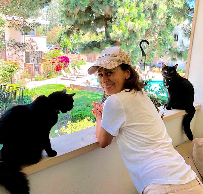 Daniela Escobar conta que correu risco de perder a mão após mordida de gato, saiba mais!