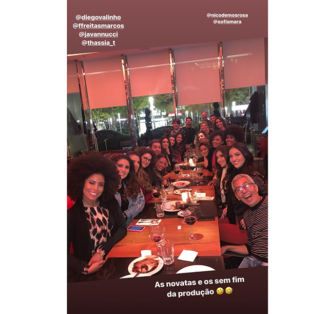 Faustão e sua esposa, Luciana Cardoso, levam equipe do programa para jantar!