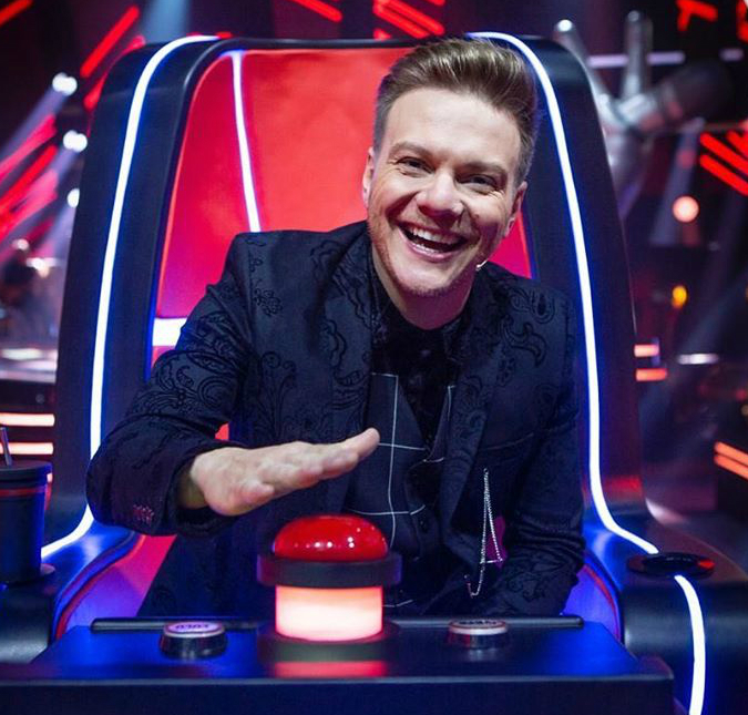 Michel Teló deixa escapar palavrão durante o último dia de batalhas no <i>The Voice Brasil</i>