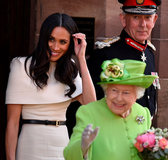 Rainha Elizabeth II não quer que Meghan Markle se sinta como a Princesa Diana, diz <i>site</i>