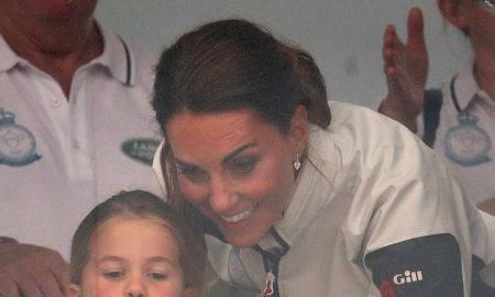 Com as pernas de fora, e acompanhada dos filhos, Kate Middleton chega em último em competição de barcos, veja fotos!