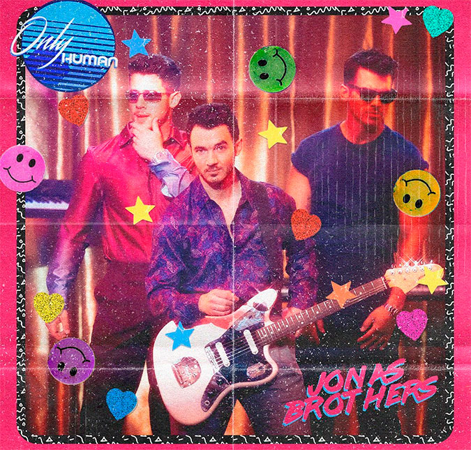 Jonas Brothers lançam clipe de <i>Only Human</i> com uma pegada dos anos 80, confira!