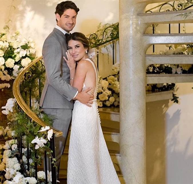 Após Alexandre Pato publicar nova foto do casamento com Rebeca Abravanel, é revelado que Silvio Santos deve dar novo <i>game show</i> para a filha