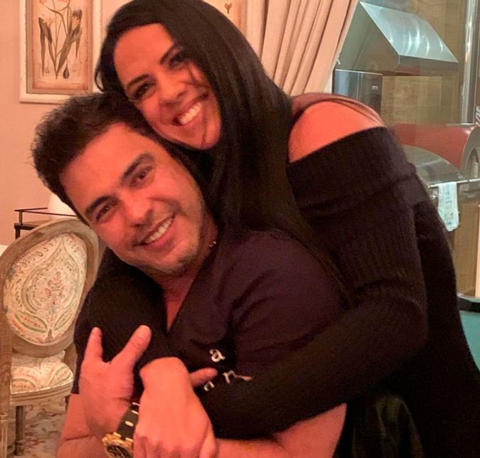 Mesmo com todo o bafafá, Graciele Lacerda e Zezé Di Camargo são um dos casais mais famosos no Brasil. Rodeados de fãs - e algumas polêmicas - os dois seguem juntos há mais de dez anos e, vira e mexe, encantam os internautas.