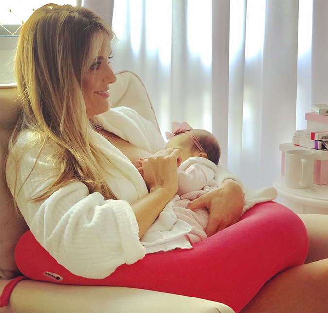 Ticiane Pinheiro posta foto amamentando Manuella: <i>Curtir e dar valor a cada segundo</i>