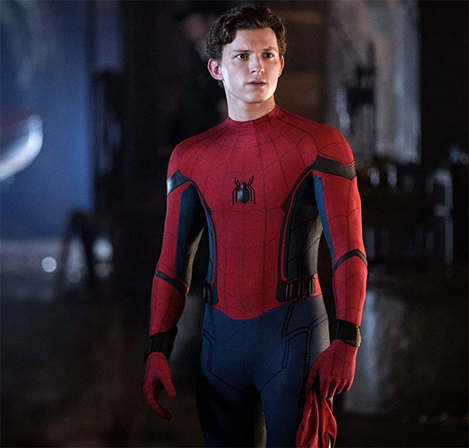 Após polêmica, Tom Holland revela que continuará interpretando o Homem-Aranha nos cinemas!